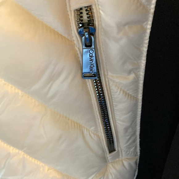 Calvin Klein Performance Hooded White and Black Ski Parka - Picture 8 of 10